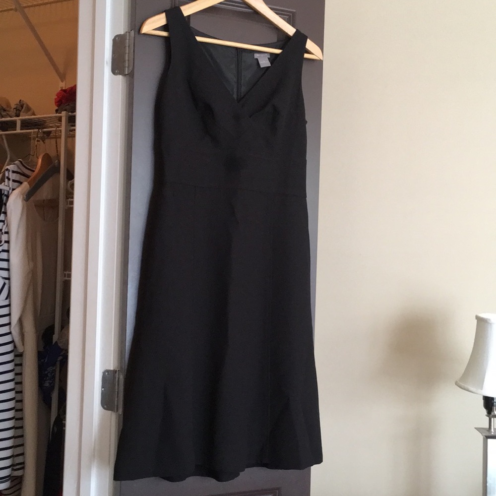 Ann Taylor 3/4 length dress with flare at bottom